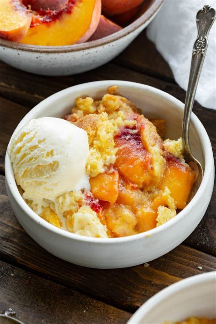 10-Minute Air Fryer Peach Cobbler Recipe 2023