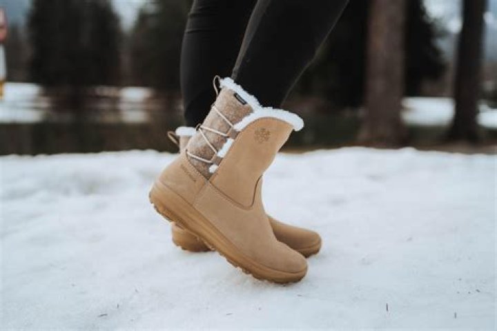 15 Best Waterproof Boots for Women
