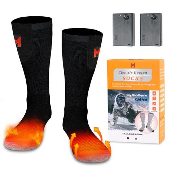 8 Best Heated Socks That Work in Extreme Weather