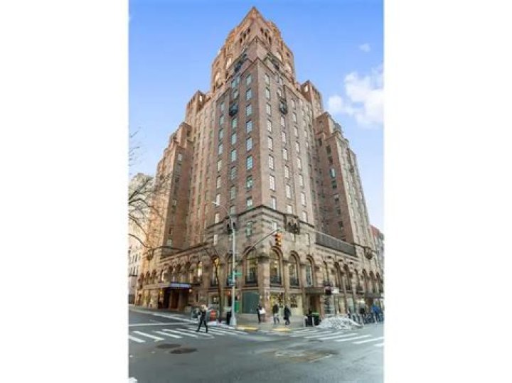 Ahead of Landmarks hearing for Excelsior Hotel, see New York's top hotel-to-residential conversions