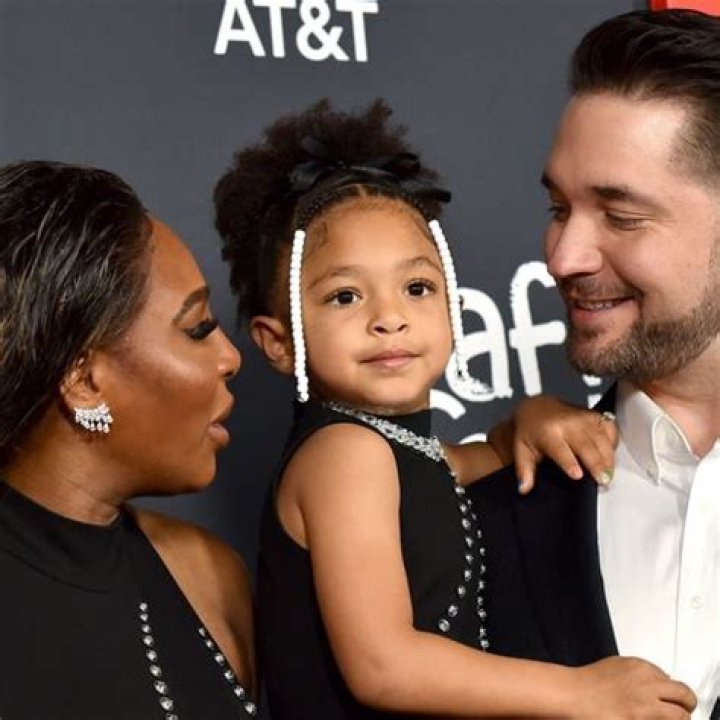 Alex Warren - Age, Bio, Birthday, Family, Net Worth