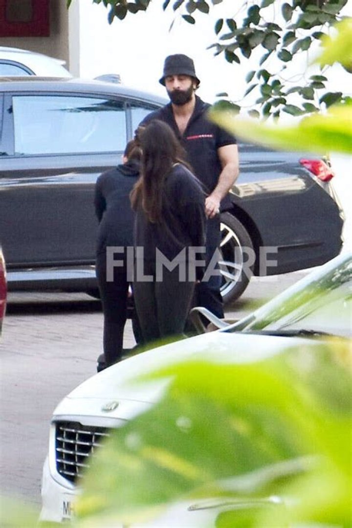 Alia Bhatt, Ranbir Kapoor step out with baby Raha in FIRST appearance. See pics: