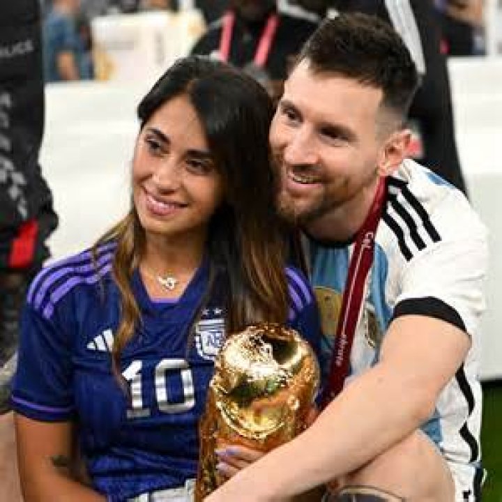 Cesc Fabregas’ Wife Refutes Claims of Argentine Star Cheating on Antonela Roccuzzo