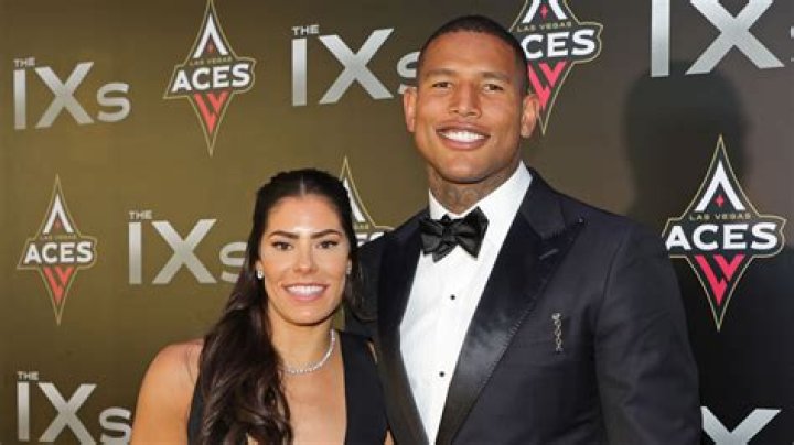 Darren Waller: Footballer, Age, Wife, Net Worth !  