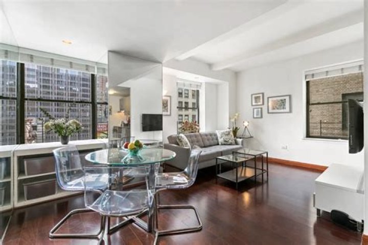 Executive Plaza, 150 West 51st Street, NYC - Condo Apartments