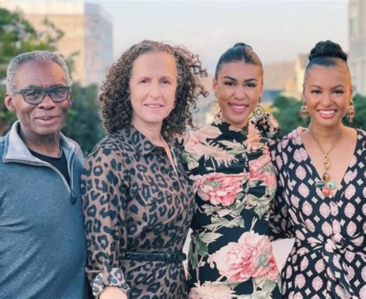 Kendra Andrews' age, sister, Instagram, parents, dating history