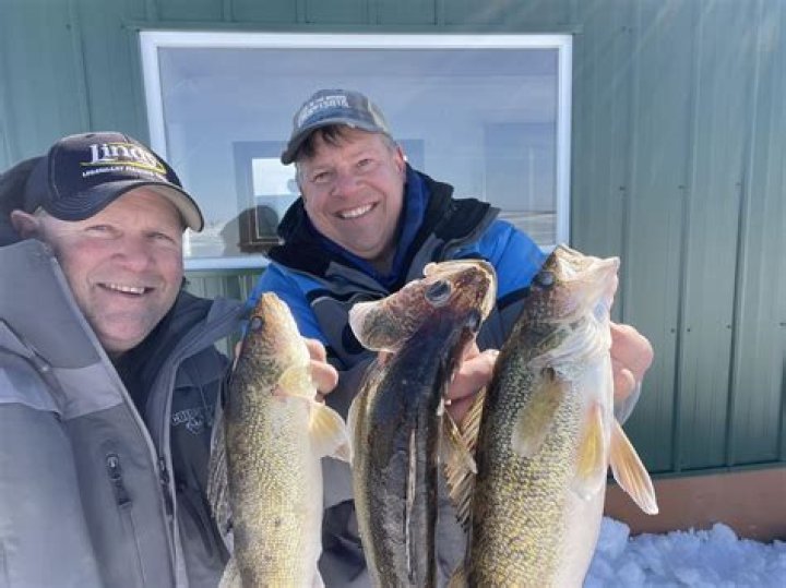 Lake of the Woods Ice Fishing Drowning, man dies after crashing through ice at Lake of the Woods