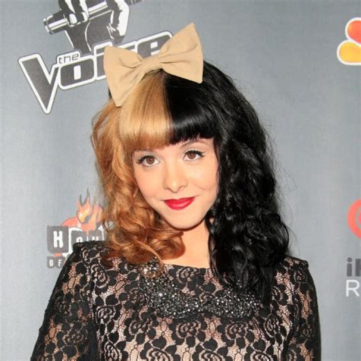 Melanie Martinez - Age, Bio, Birthday, Family, Net Worth
