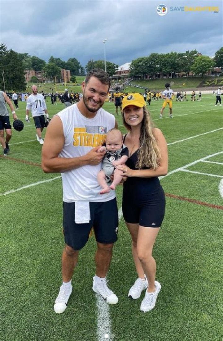 Mitchell Trubisky Wife Age, Wikipedia, Age, Net Worth, Height