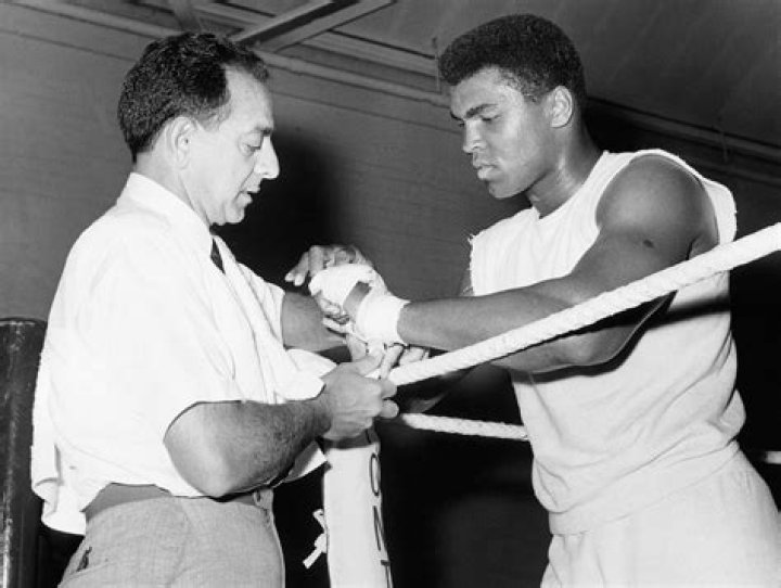 Muhammad Ali: Boxer, Bio, Death, Net Worth !