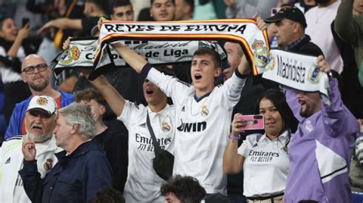 Real Madrid Fans Tell Club President After Heavy Barcelona Defeat