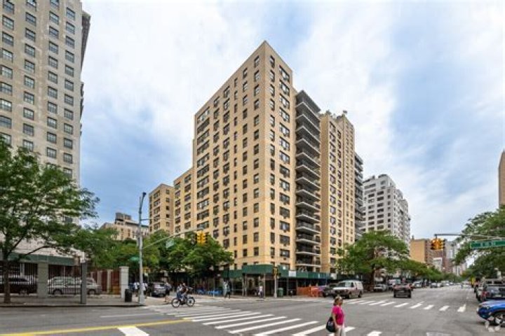 The Oculus, 50 West 15th Street, NYC - Condo Apartments