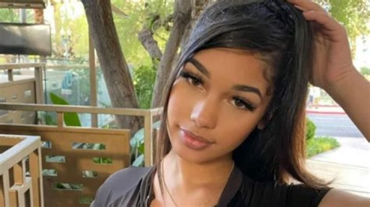 Who is Lexi2Legit? biography, age, nationality, net worth, real name, is she married?